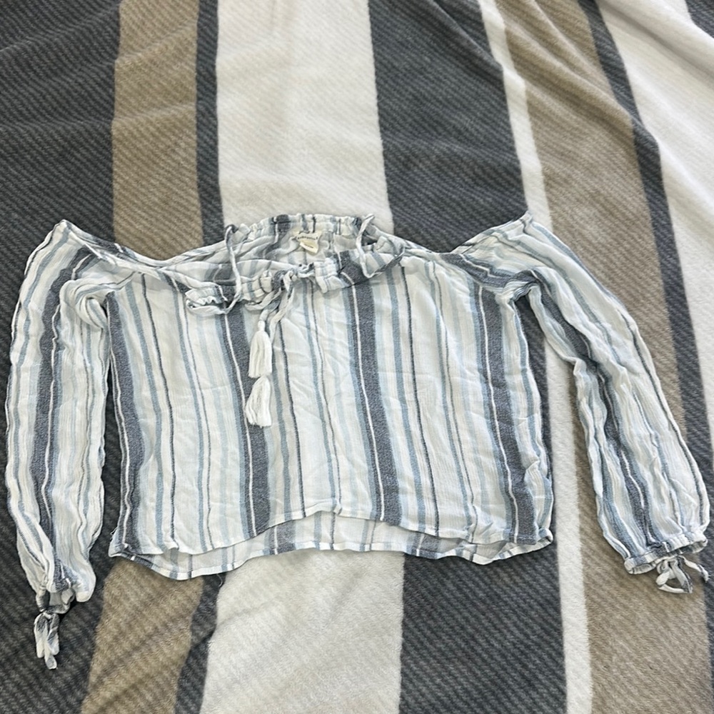 Aeropostale Blue and White Smocked Puff Sleeve Blouse